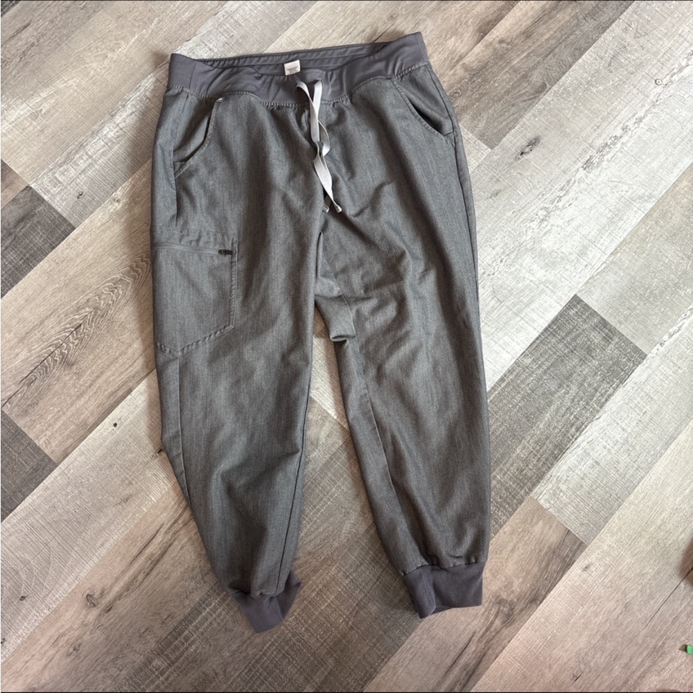 Women’s Scrub FIGS Gray Jogger Pants - Comfortable Casual Fit